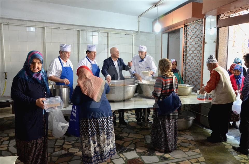 Vasiyeti üzerine 27 yıldır iftar dağıtılıyor