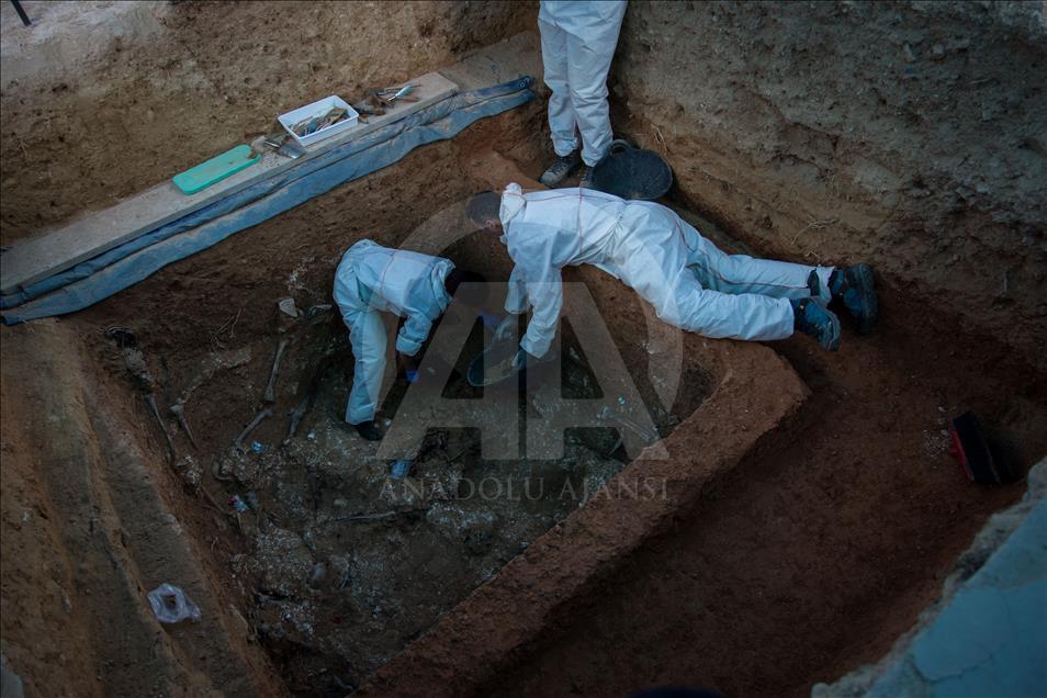 Largest Franco-era mass grave exhumed in Valencia, Spain