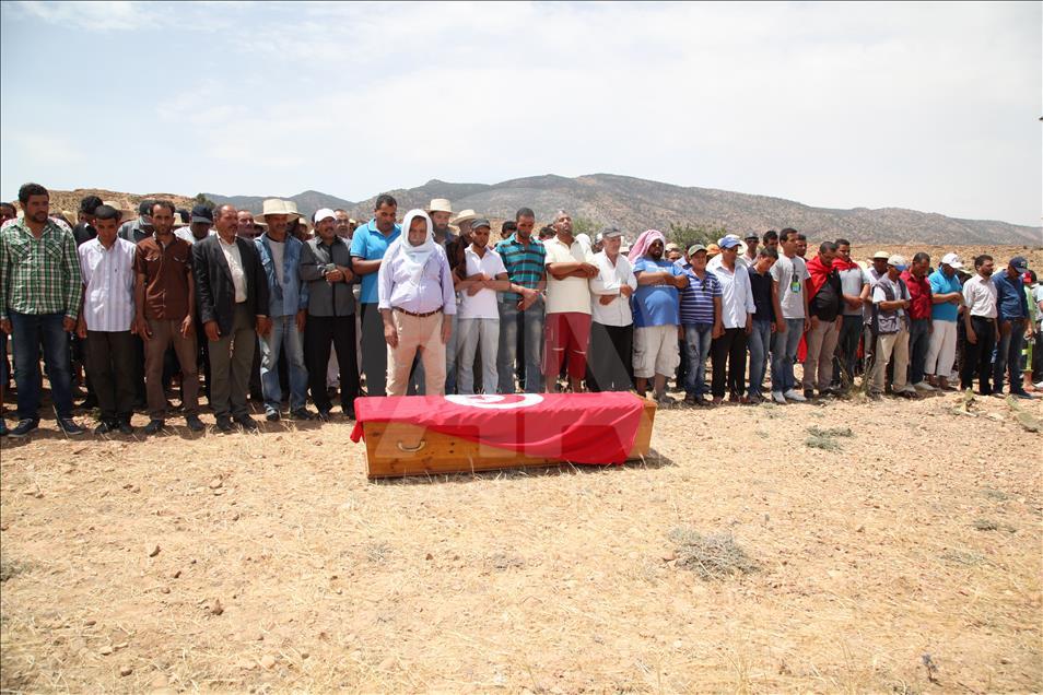 Tunisie: funérailles du berger assassiné par un groupe terroriste