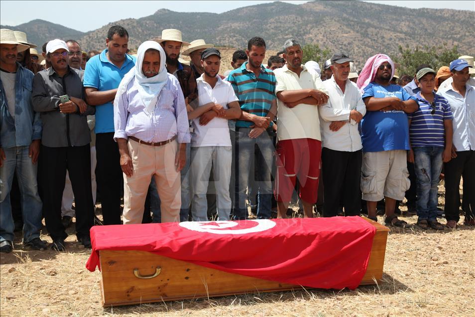 Tunisie: funérailles du berger assassiné par un groupe terroriste
