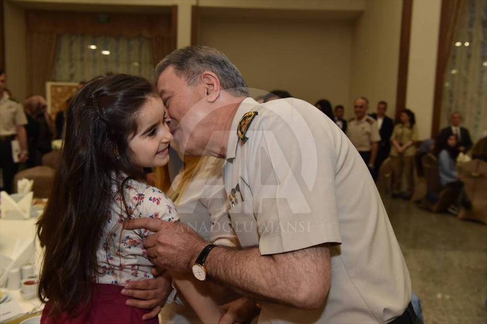 Komuta kademesi şehit aileleriyle bir araya geldi