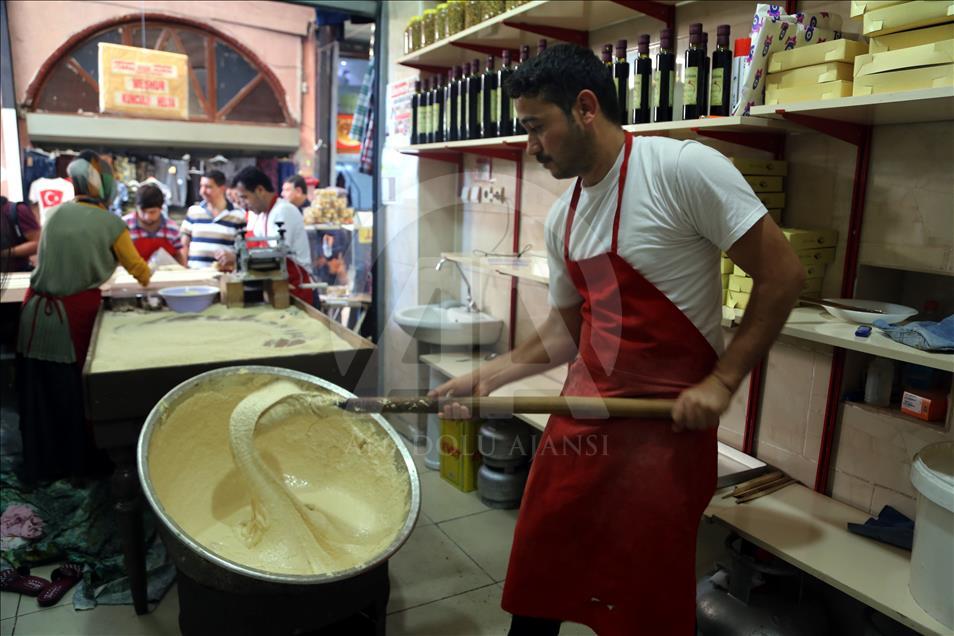 Hatay'ın ramazan tatlısı dört kuşaktır aynı dükkandan