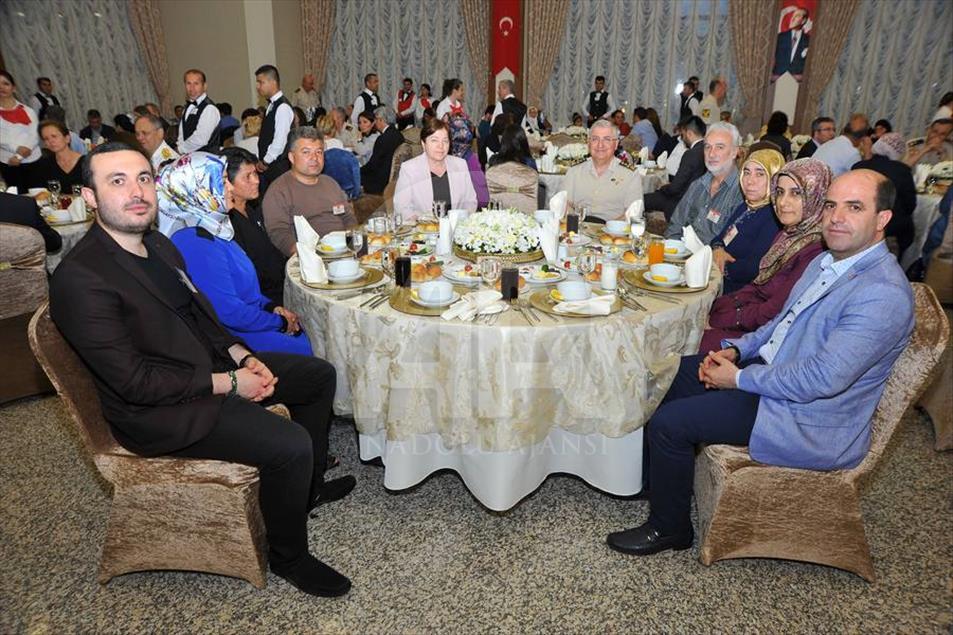 Komuta kademesi şehit aileleriyle bir araya geldi