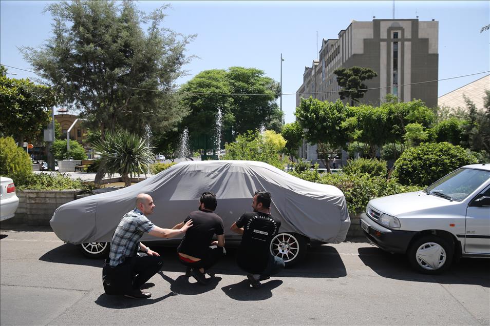Attacks at Iranian parliament, Khomeini shrine