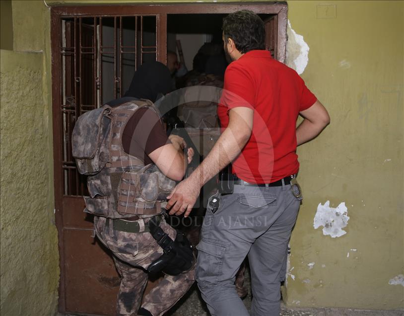 Adana'da hapis cezası kesinleşen kişilere yönelik operasyon