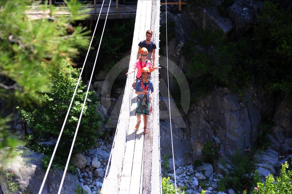 Le fleuve de "Goynuk" à Antalya ( sud de la Turquie) constitue l’une des attractions touristiques les plus en vogue de la région.