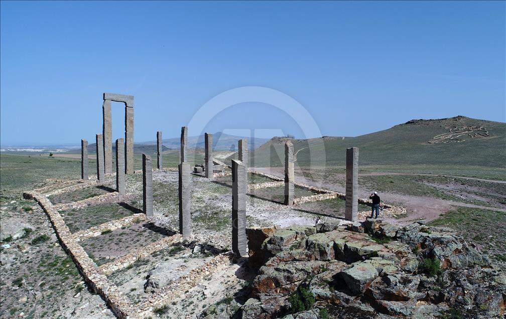 Kapadokya'nın "uzaydan görülen heykelleri" ziyaretçilerini bekliyor
