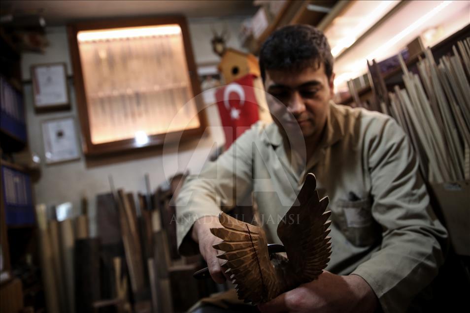 Hat ve sedef kakma sanatına ahşaptan "can suyu"