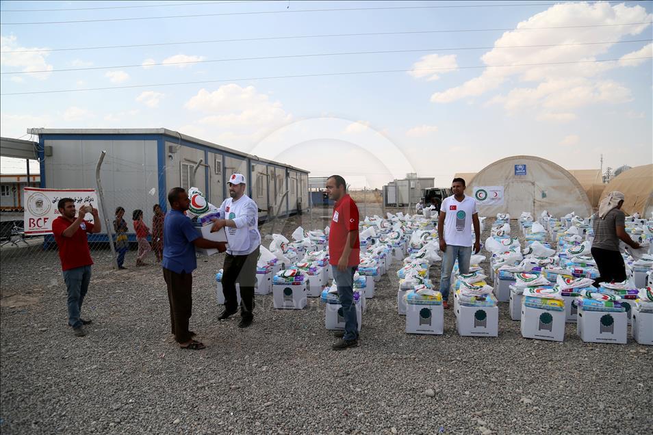 Türk Kızılayı ve Aziz Mahmud Hüdayi Vakfı'ndan Musullu sığınmacılara yardım
