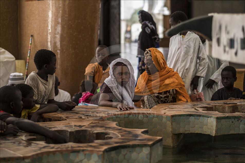 Senegal'e damgasını vuran bir şeyh ve bir şehir: Bamba ve Tuba