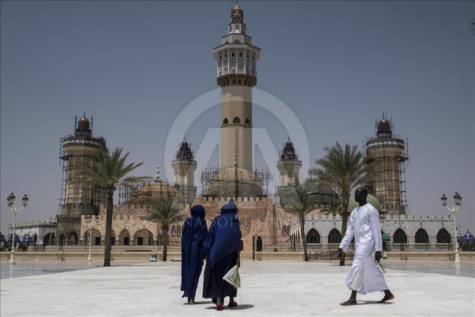 Senegal'e damgasını vuran bir şeyh ve bir şehir: Bamba ve Tuba