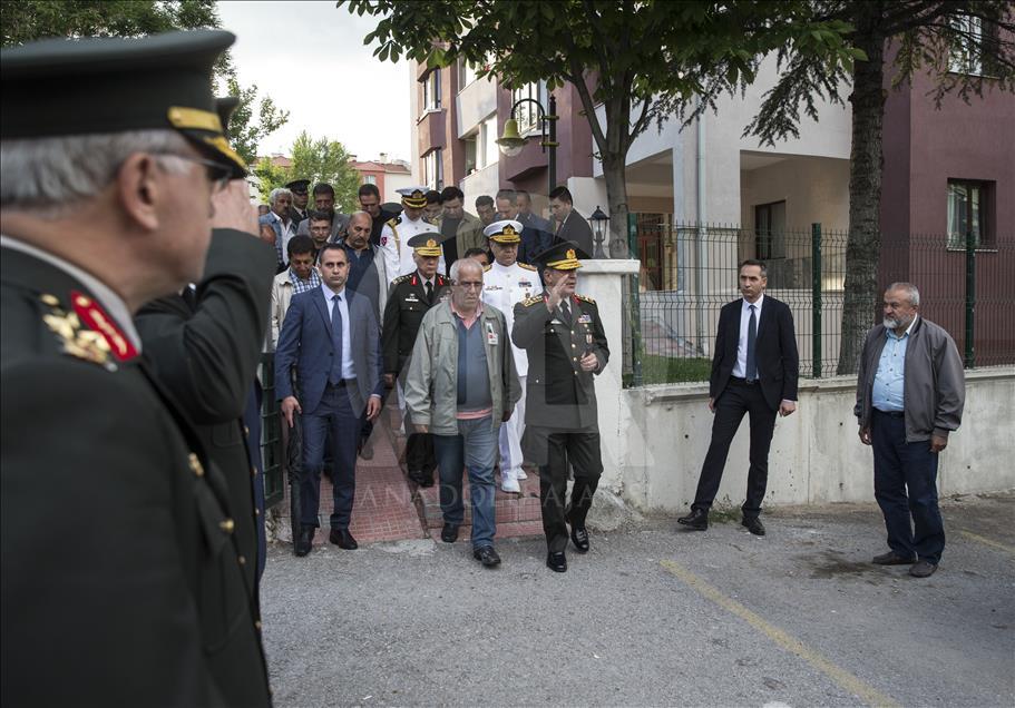 Komutanlardan taziye ziyareti