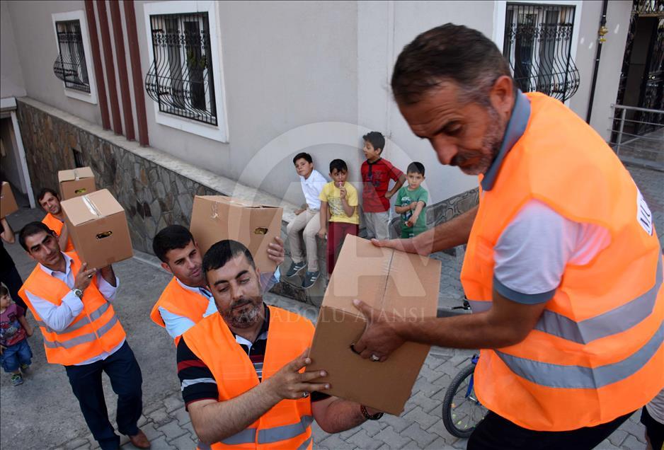 Sağ elin verdiğini sol el görmüyor