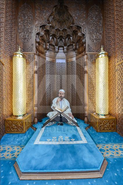 Üç mimariyi buluşturan cami