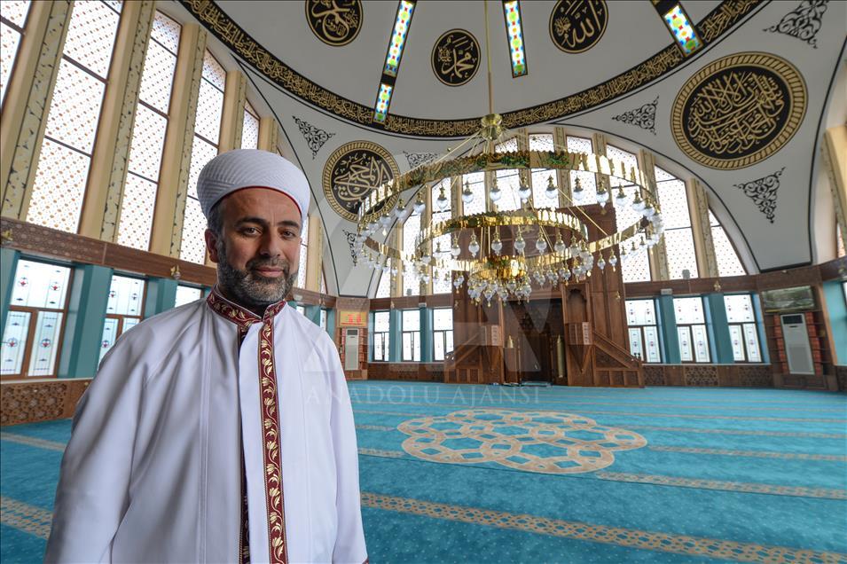 Üç mimariyi buluşturan cami