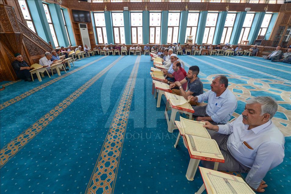 Üç mimariyi buluşturan cami