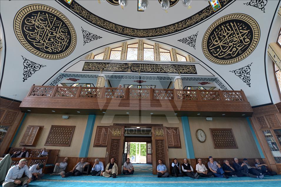 Üç mimariyi buluşturan cami