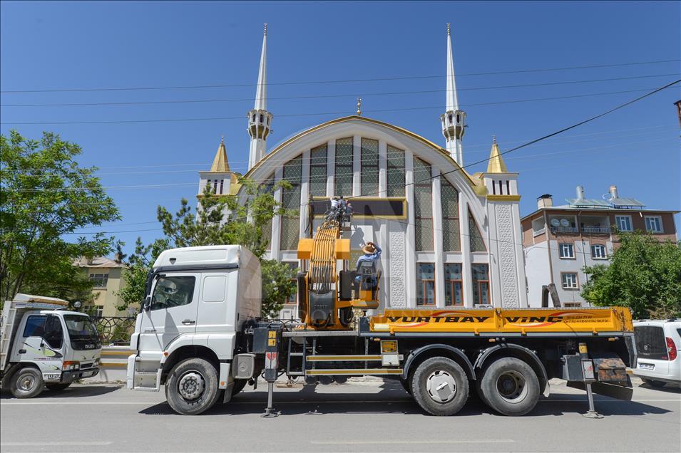 Üç mimariyi buluşturan cami