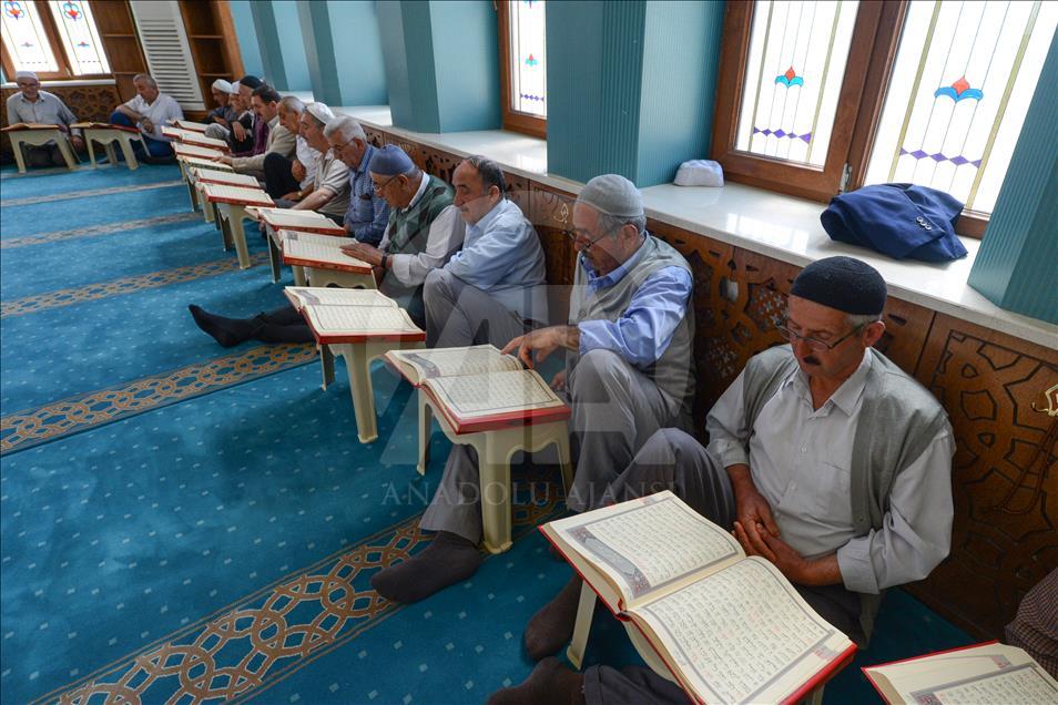 Üç mimariyi buluşturan cami