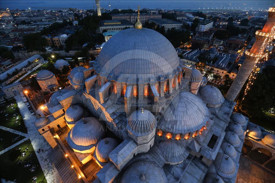 احیاء شب قدر در استانبول

