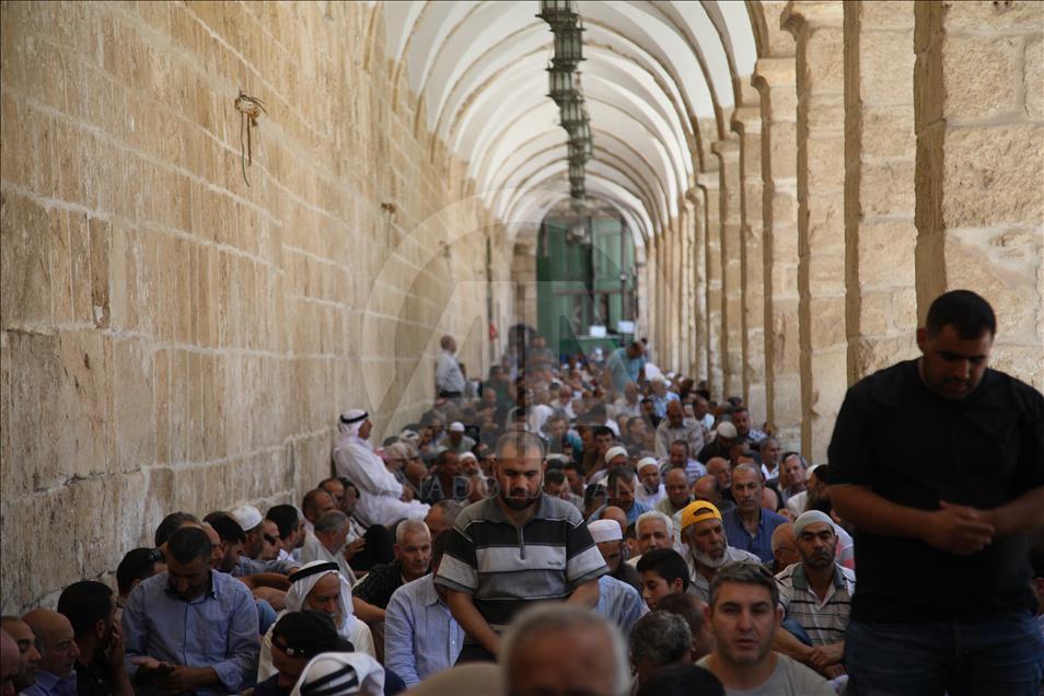 Al-Quds : 150 mille  fidèles à la dernière Grande prière hebdomadaire du Ramadan 
