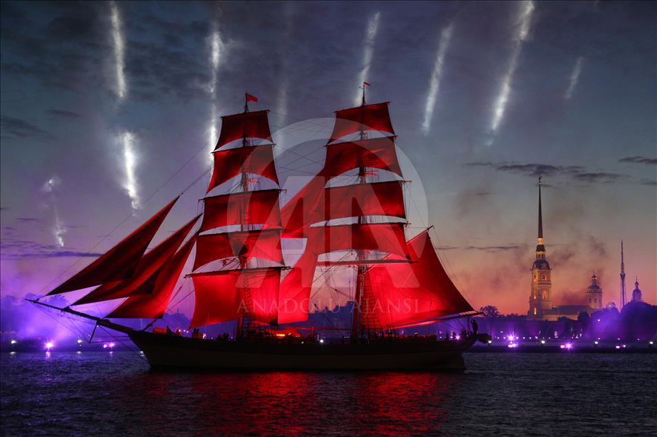 St. Petersburg'da "Scarlet Sails" etkinliği
