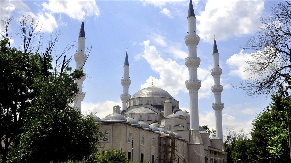 Orta Asya’nın en büyük camisi Kırgızistan’da tamamland