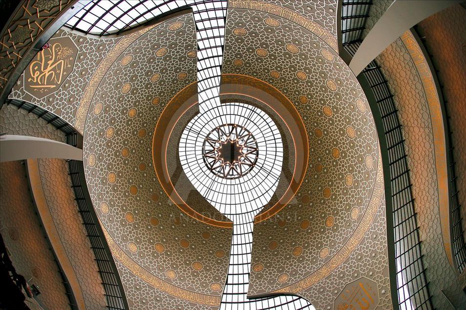 Köln Merkez Camisine "Müslüman-Türk" damgası