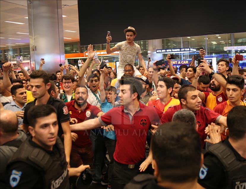 Maicon İstanbul'a geldi