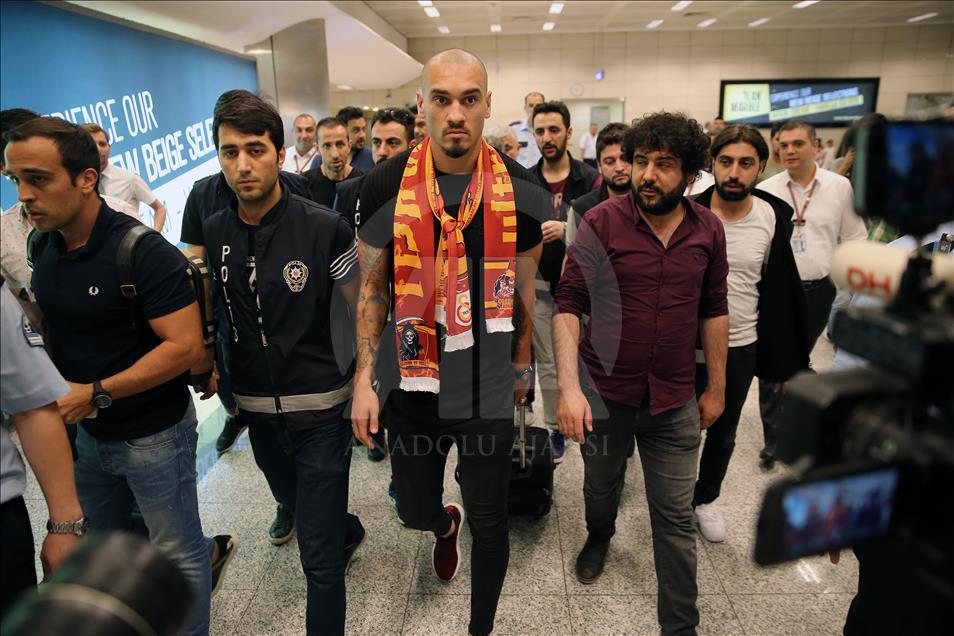 Maicon İstanbul'a geldi