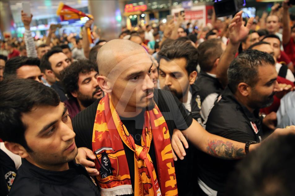Maicon İstanbul'a geldi