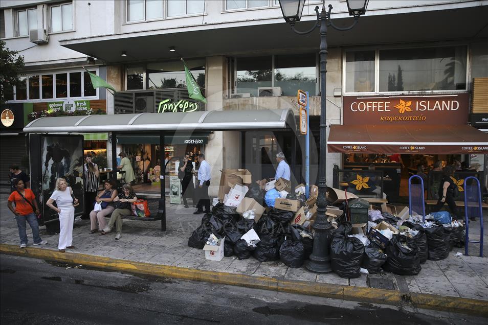 Municipal workers' strike continues in Athens