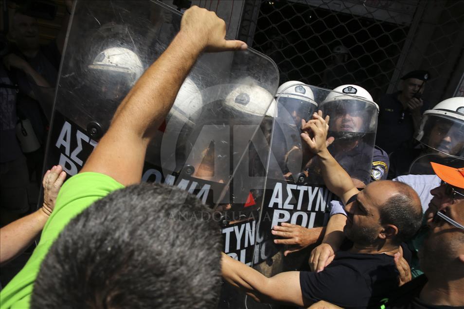 Municipal workers rally in Athens