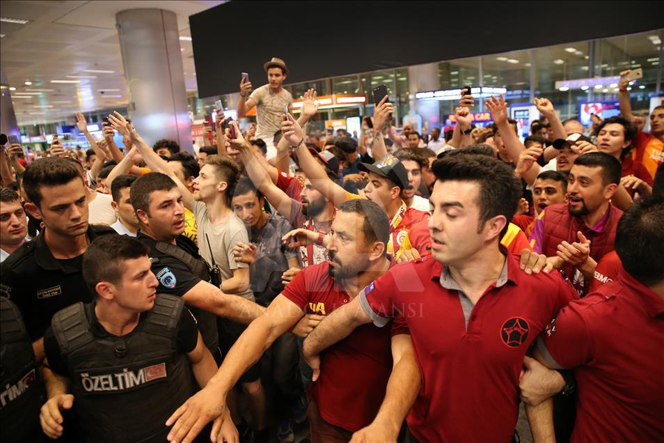 Maicon İstanbul'a geldi