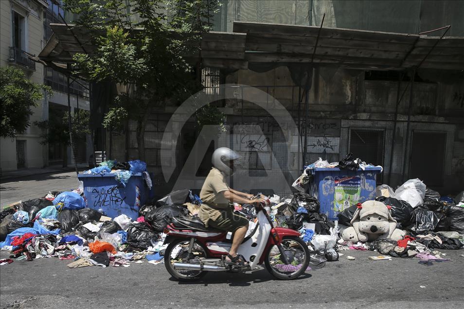 Municipal workers rally in Athens