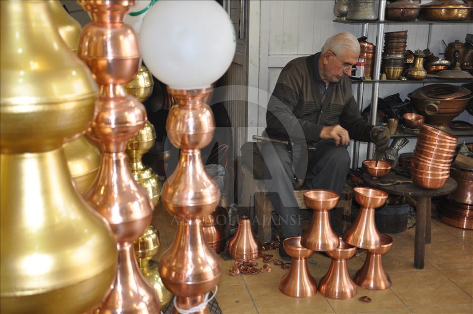 Üç kuşak bir arada bakırcılık yapıyor