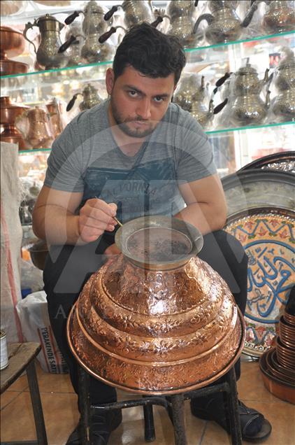 Üç kuşak bir arada bakırcılık yapıyor