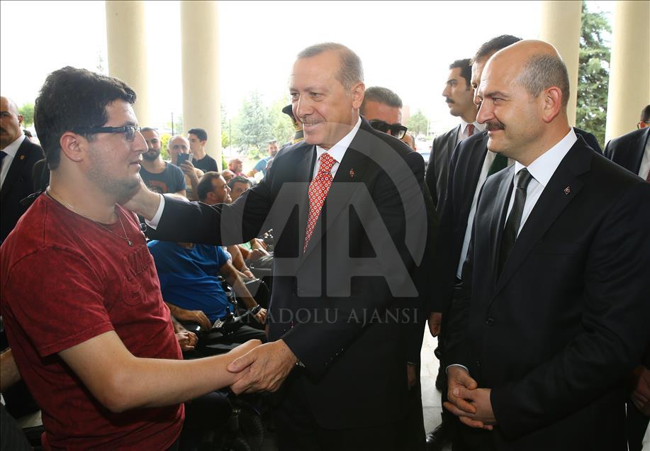 Cumhurbaşkanı Erdoğan'dan gazilere moral ziyareti
