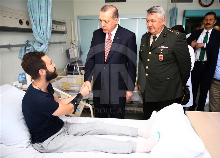 Cumhurbaşkanı Erdoğan'dan gazilere moral ziyareti