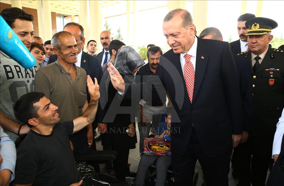 Cumhurbaşkanı Erdoğan'dan gazilere moral ziyareti