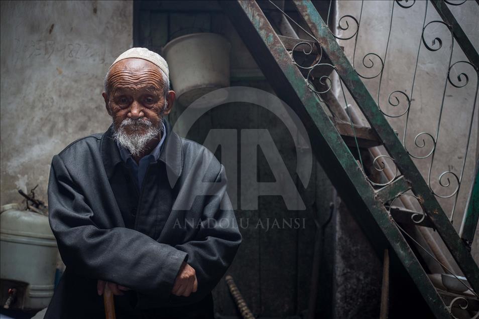Daily life of Uyghurs Muslims people in Kashgar Old City
