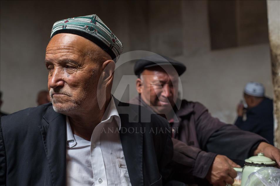 Daily life of Uyghurs Muslims people in Kashgar Old City