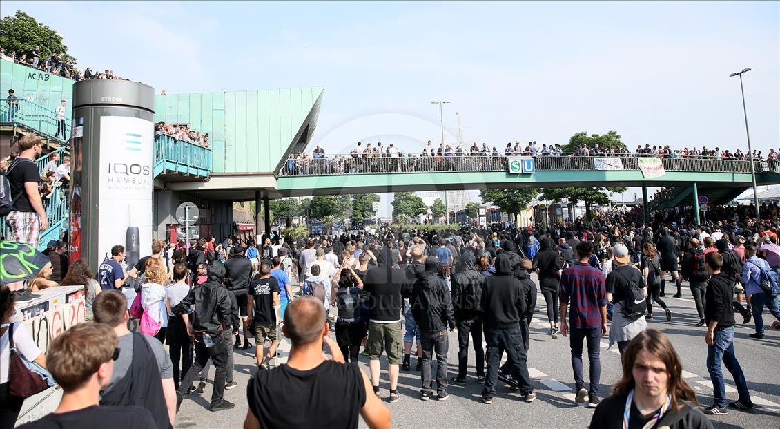G20 Liderler Zirvesinin düzenlendiği Almanya'da polis göstericilere müdahale etti