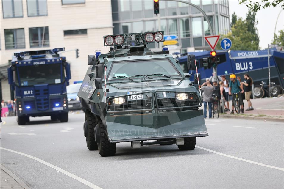 G20 Liderler Zirvesinin düzenlendiği Almanya'da polis göstericilere müdahale etti