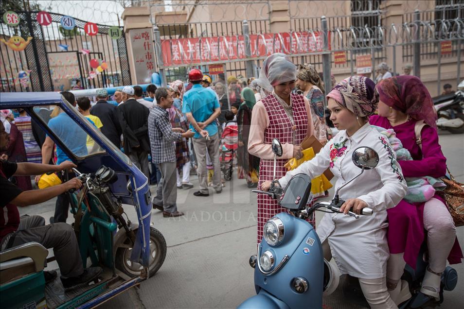 Daily life of Uyghurs Muslims people in Kashgar Old City