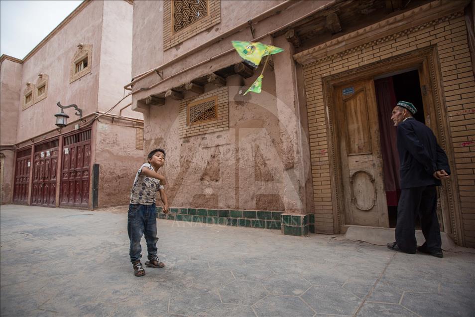 Daily life of Uyghurs Muslims people in Kashgar Old City