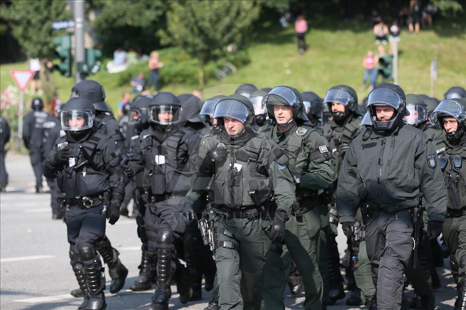 G20 Liderler Zirvesinin düzenlendiği Almanya'da polis göstericilere müdahale etti