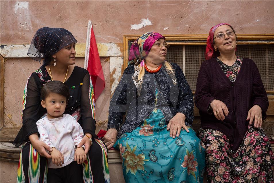 Daily life of Uyghurs Muslims people in Kashgar Old City