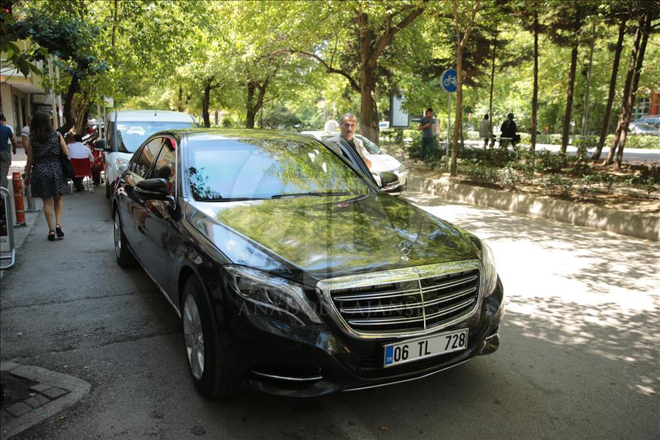 Sünnet olan şehit çocukları "kırmızı plakalı" araçla tur attı