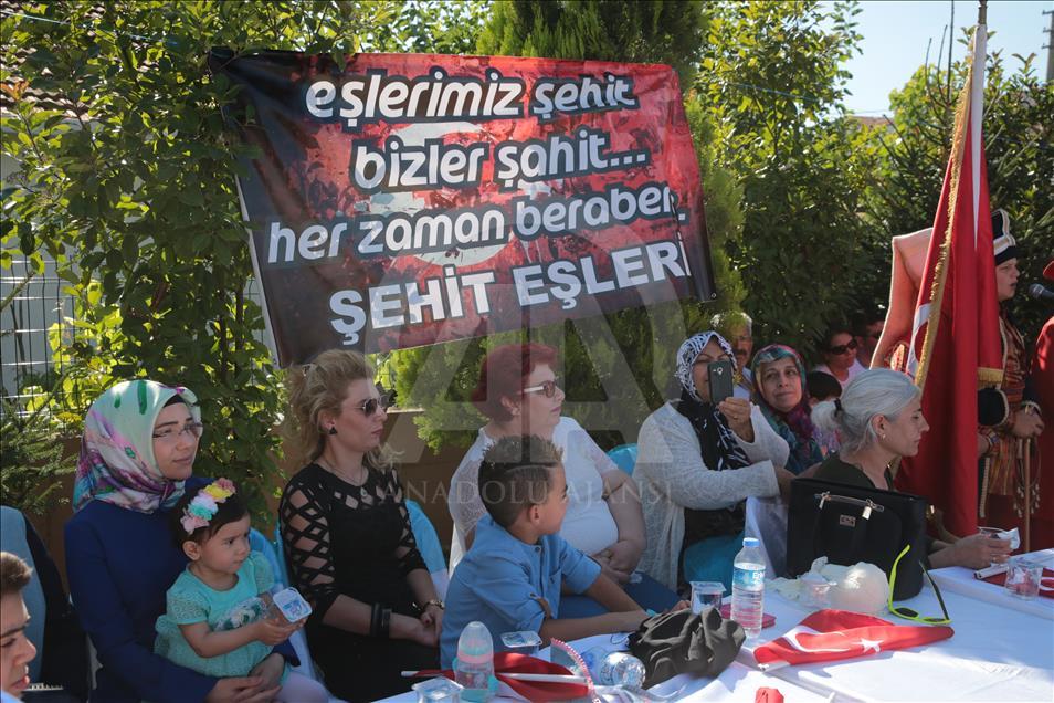 Sünnet olan şehit çocukları "kırmızı plakalı" araçla tur attı